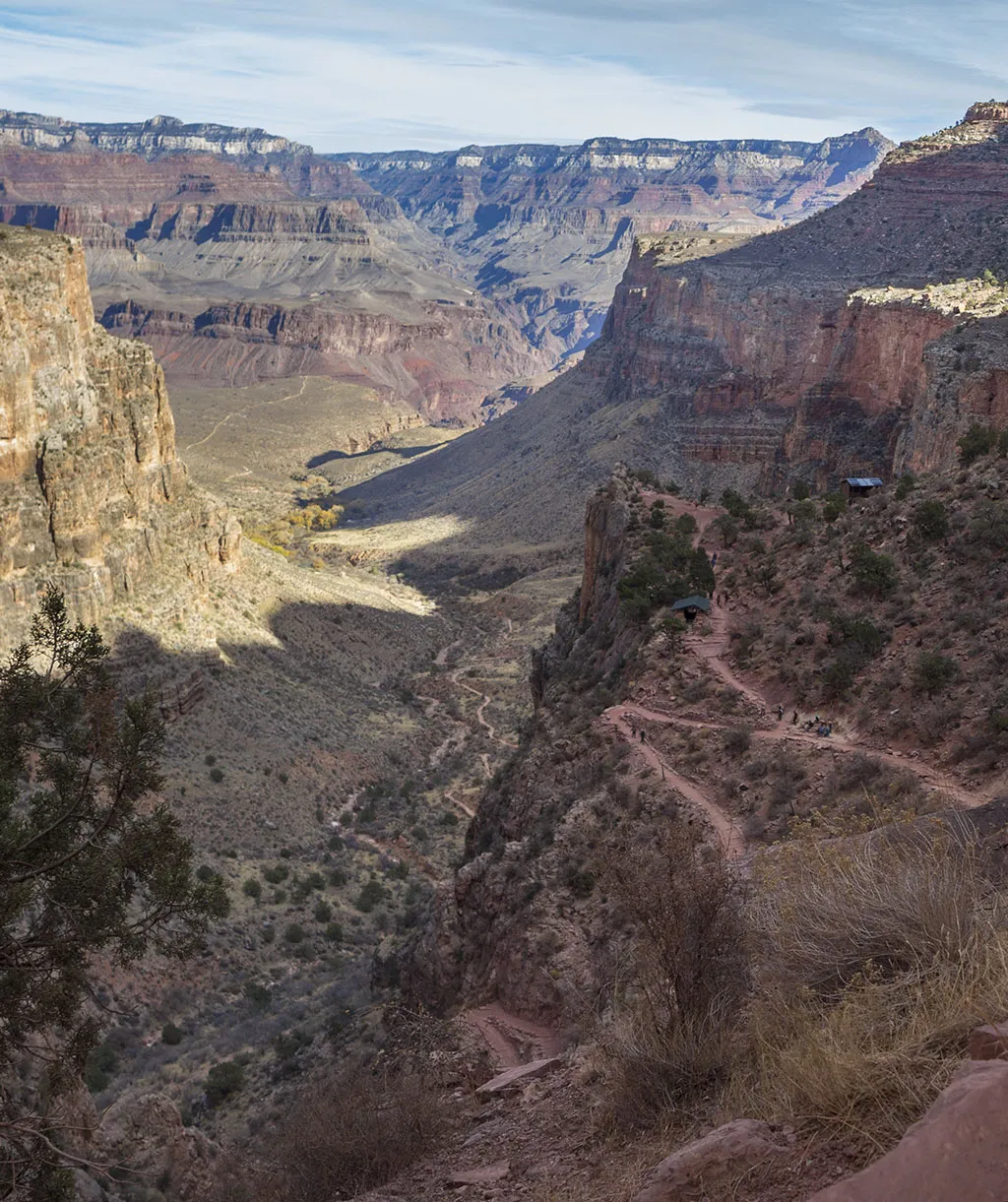 Bright Angel Trail. Plateau Point left/center back, Indian Garden CG among the trees, 3-Mile Resthouse on right